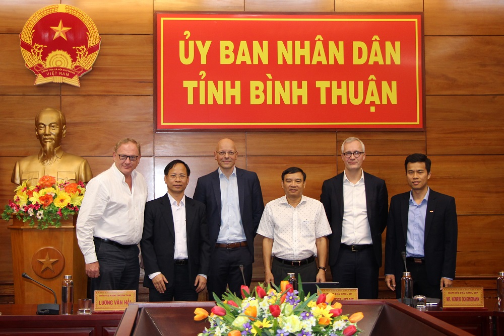 A photo of CIP officials and Binh Thuan provincial officials meeting in December 2019