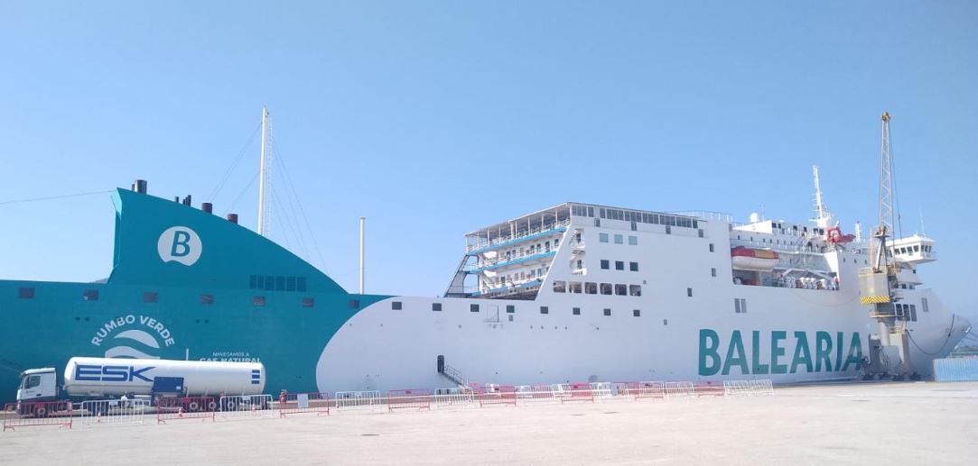 Baleria's ferry in first LNG bunkering
