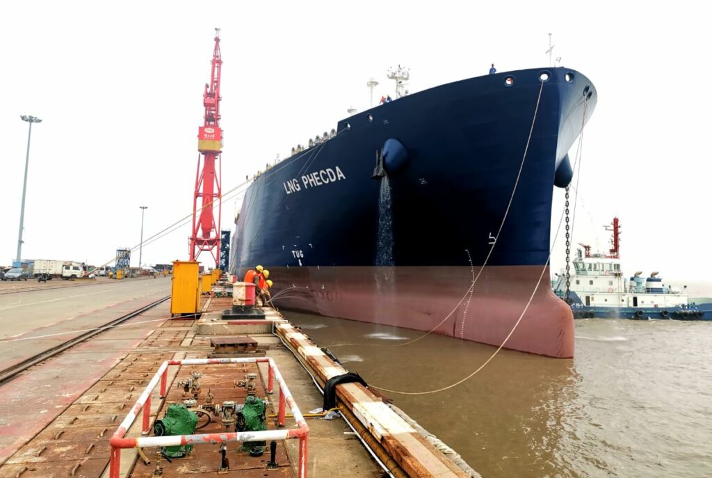 Hudong completes 3rd Yamal LNG carrier for MOL and Cosco