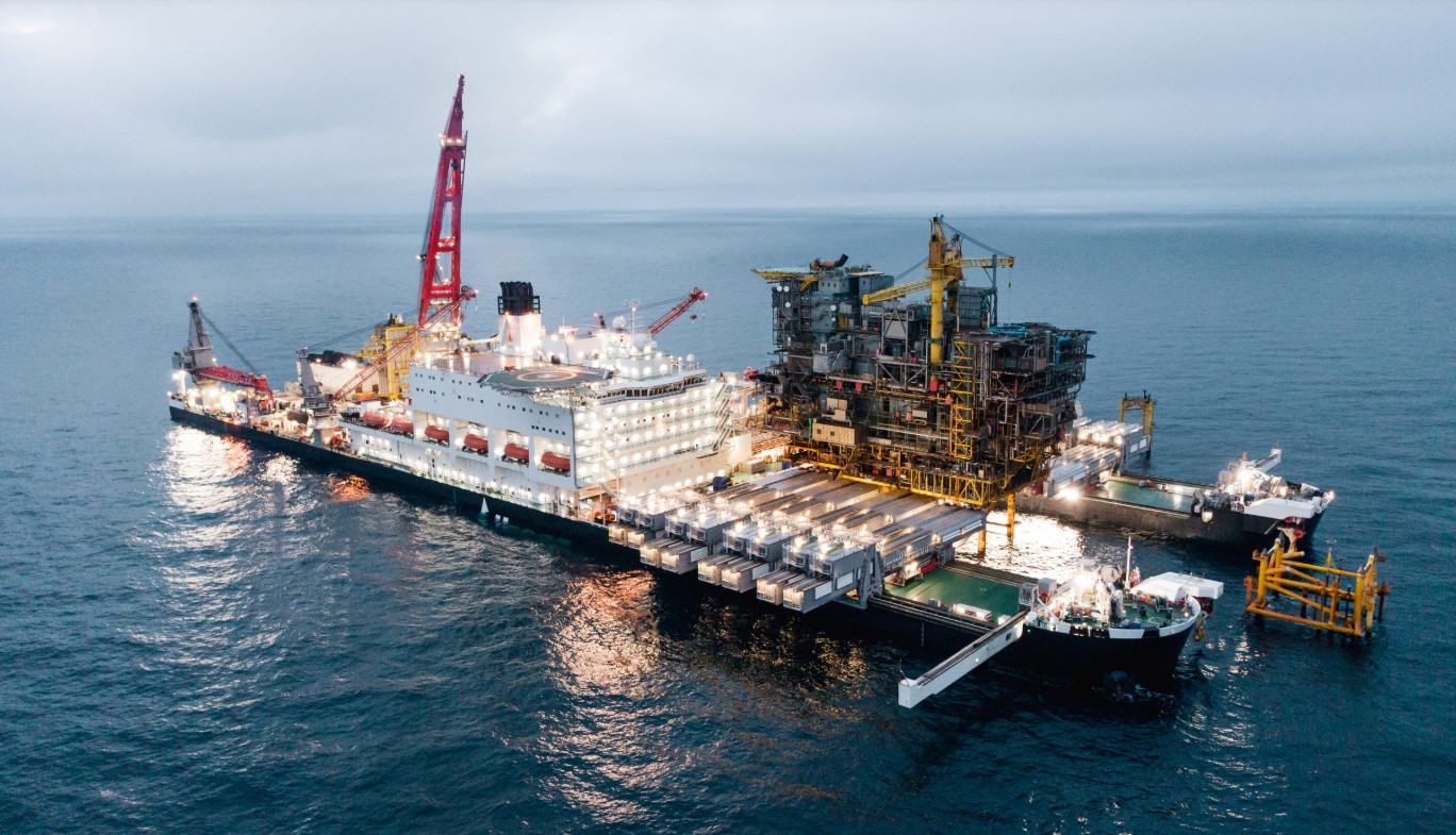 Pioneering Spirit decommissioning Tyra; Source: Allseas Noreco