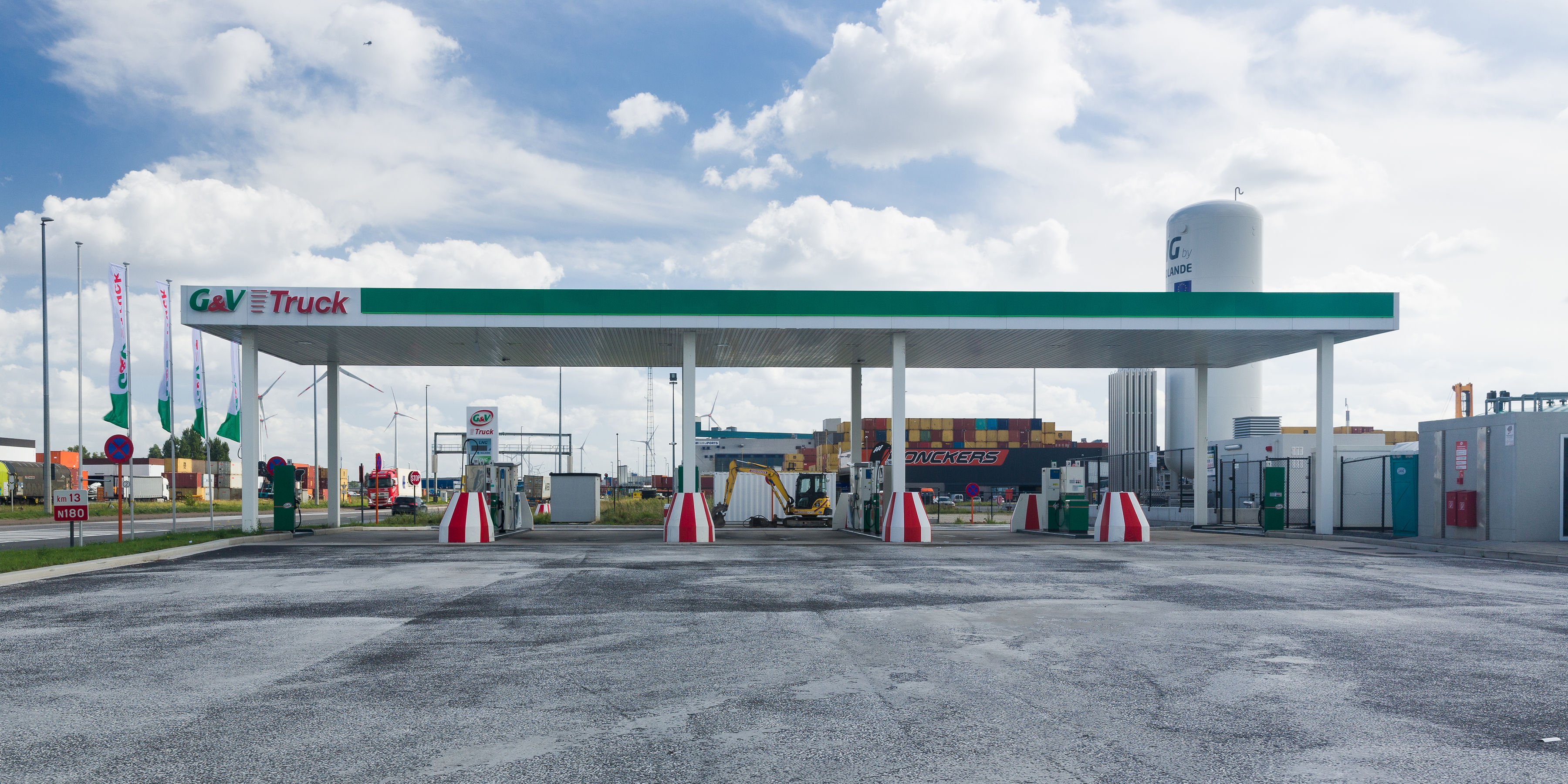 Rolande, G&V Energy open LNG fueling station in Antwerp