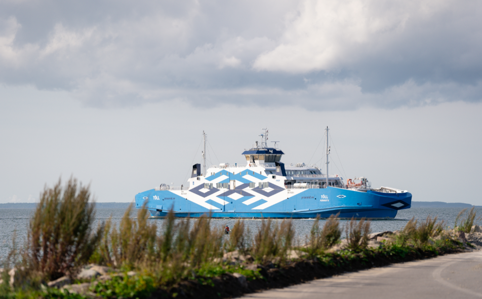 hybrid passenger vessel