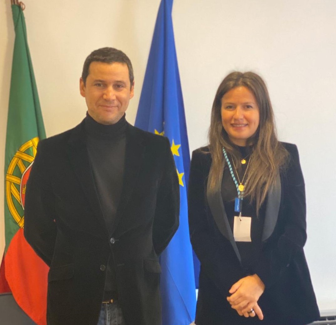 Inna Braverman, CEO of Eco Wave Power, with Joao Galamba, Secretary of State of Energy, Portugal.