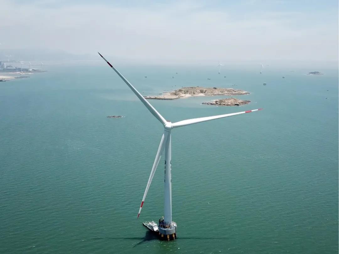 Dongfang Electric's 10-megawatt wind turbine installed at sea