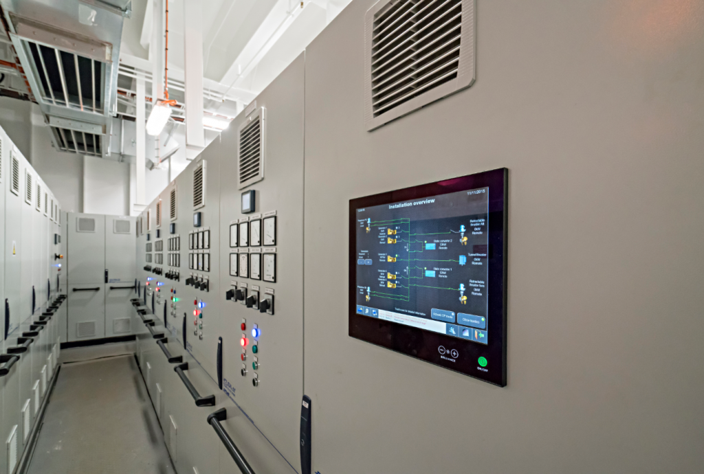 Generators operated with renewable energies cause instabilities: D&A's vision is, that battery storage systems are used to stabilize the supply network on board. 