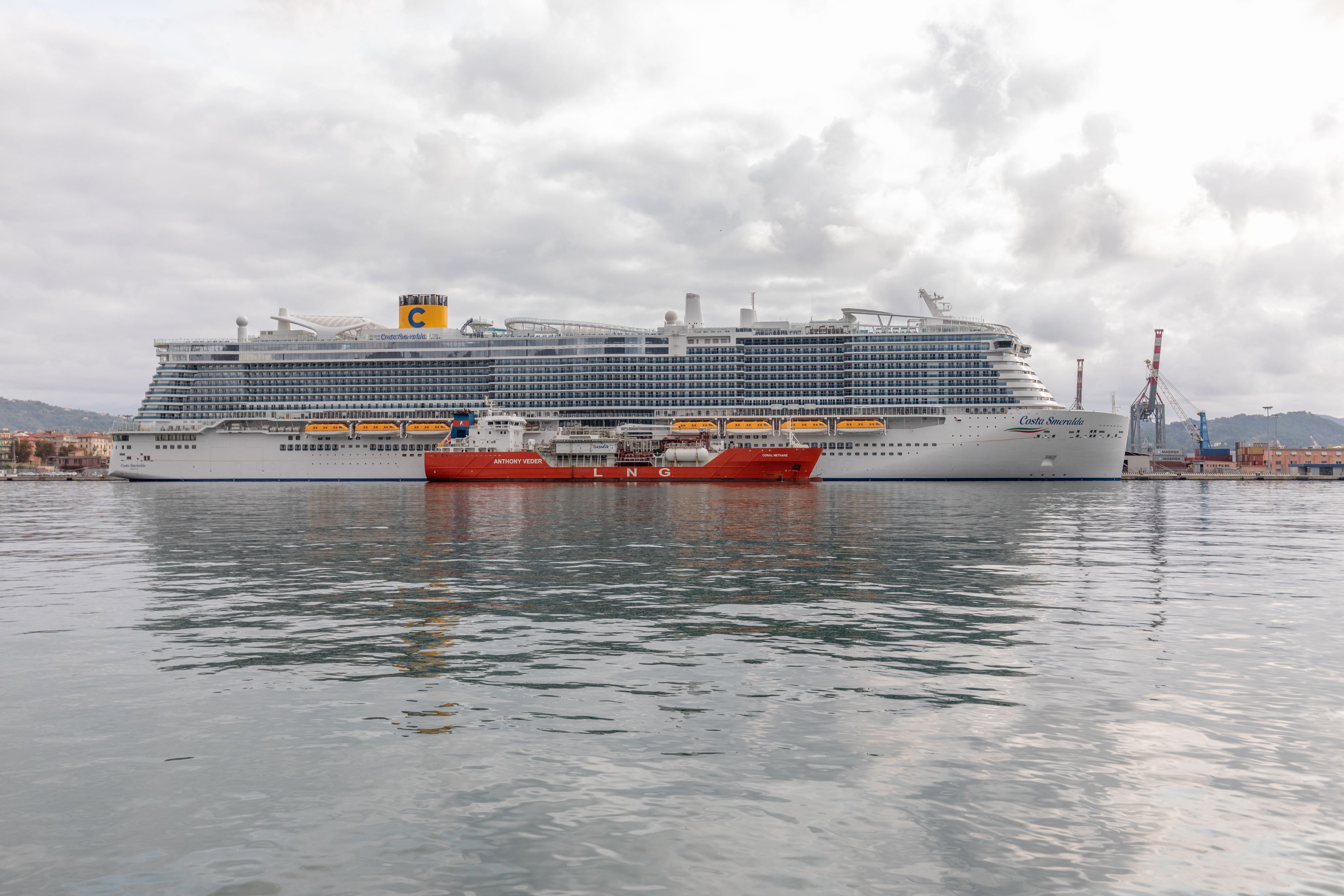 Costa Cruises in Italy's first LNG bunkering operation