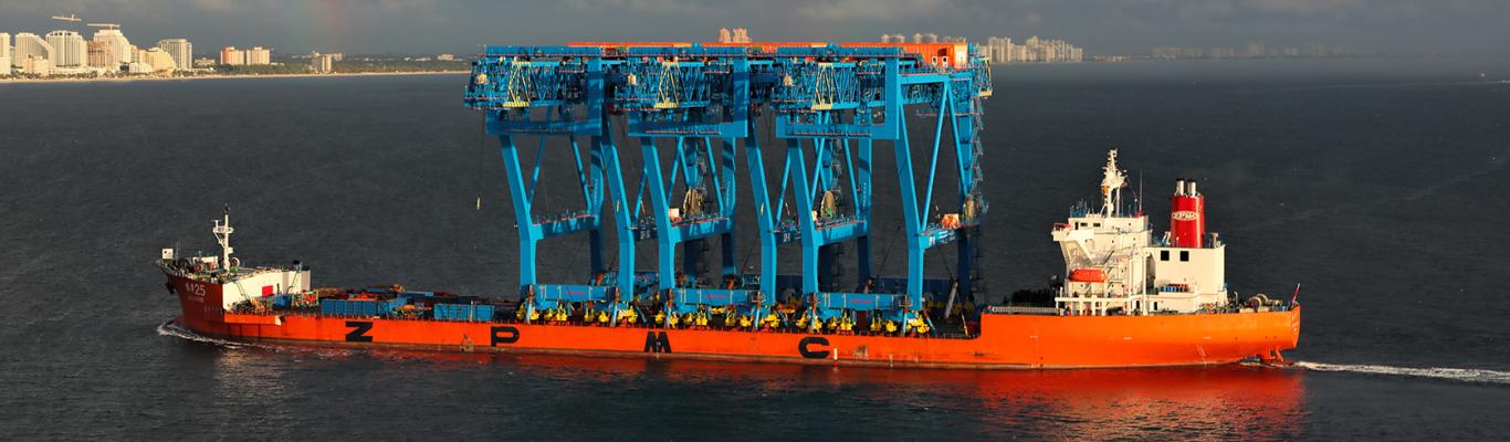 Super Post-Panamax container gantry cranes