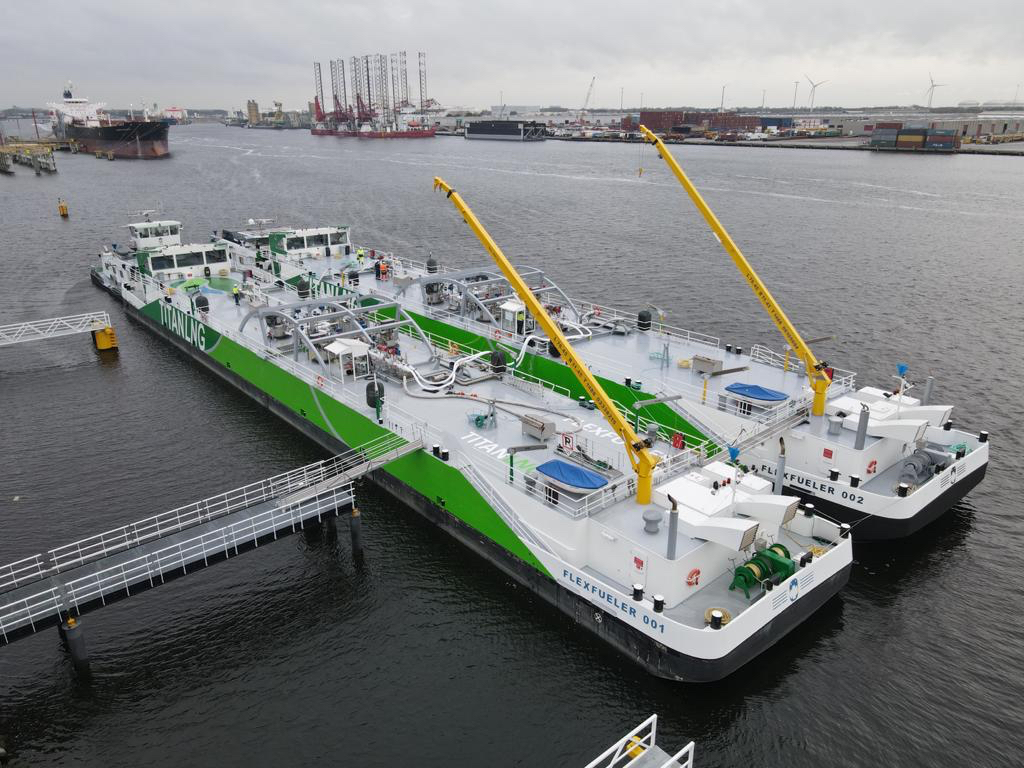 FlexFueler 002 delivered to Fluxys and Titan LNG