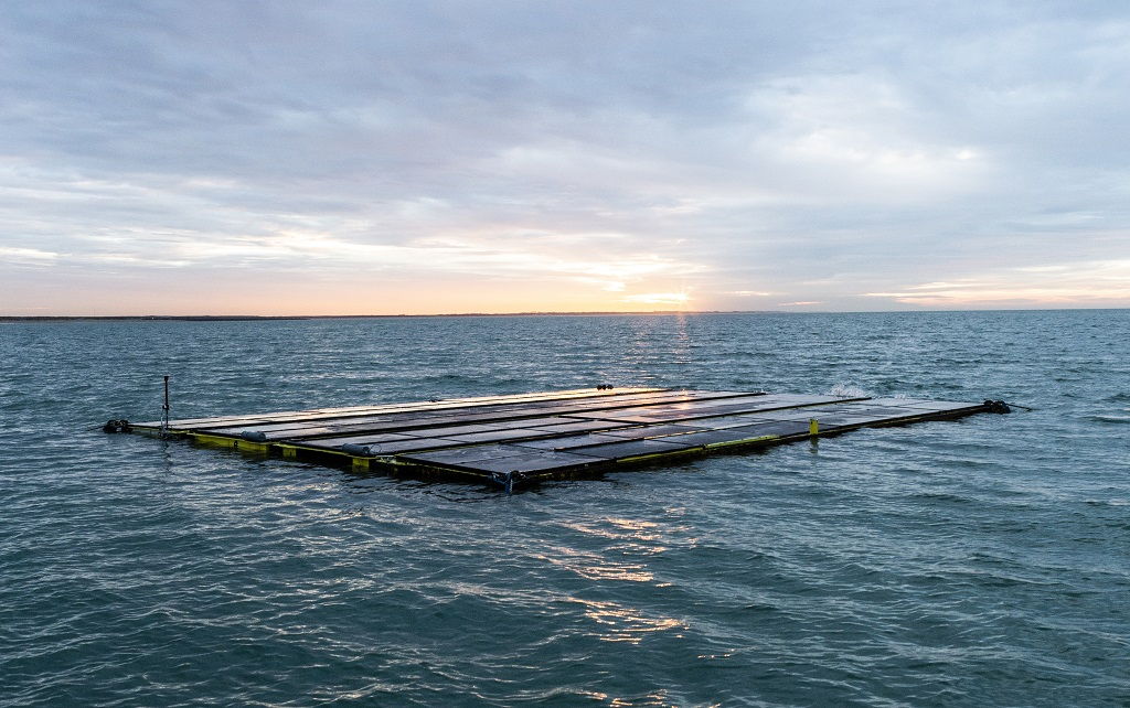 A photo of a world’s first offshore solar farm modules totaling 17kW at open sea (Courtesy of Oceans of Energy)