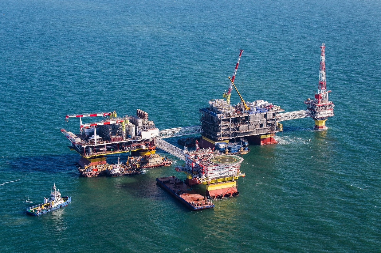 Oilfield offshore Russia; Source: Lukoil