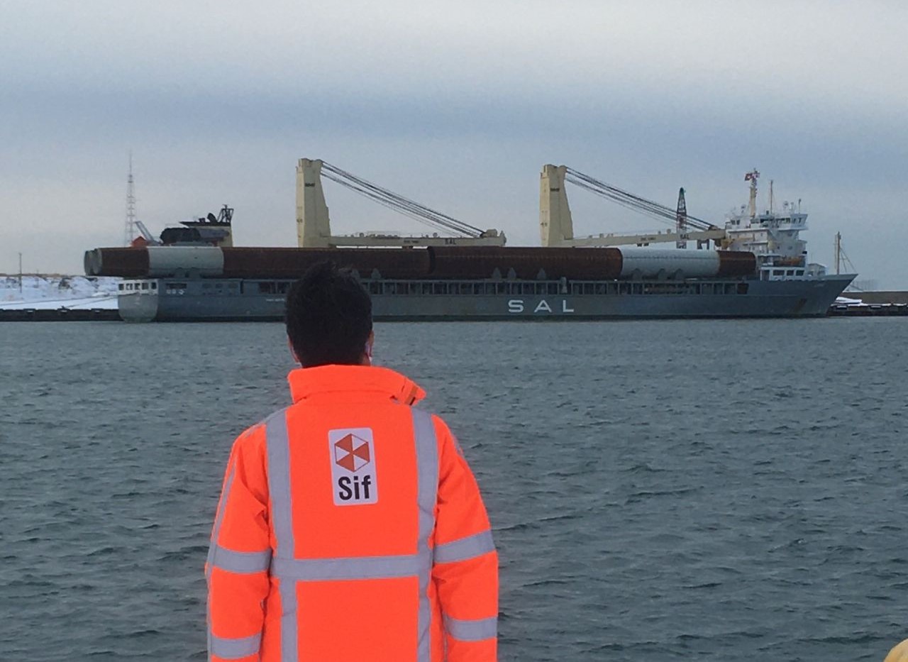 Sif's monopiles on board SAL Heavy Lift vessel arriving at Akita port