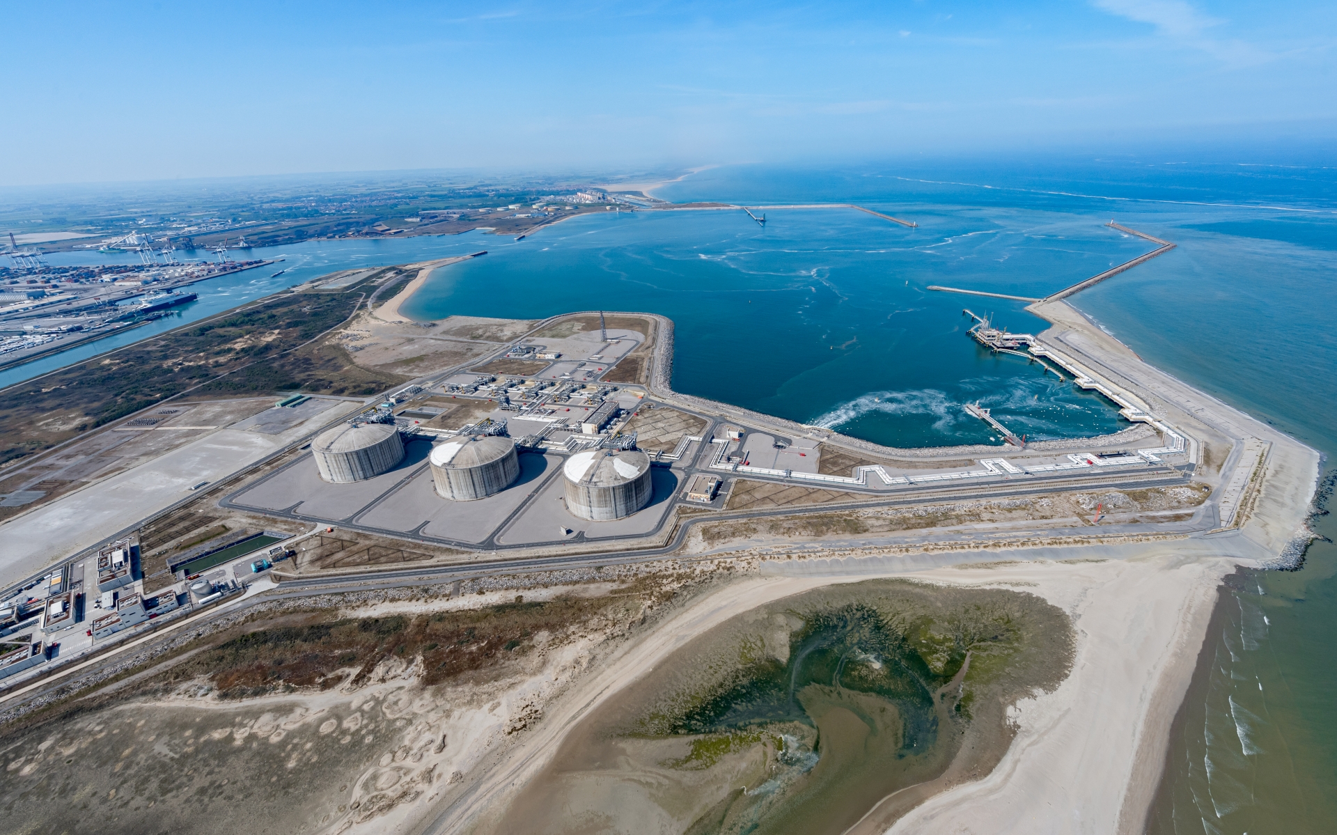 Dunkerque LNG to test small-scale services interest