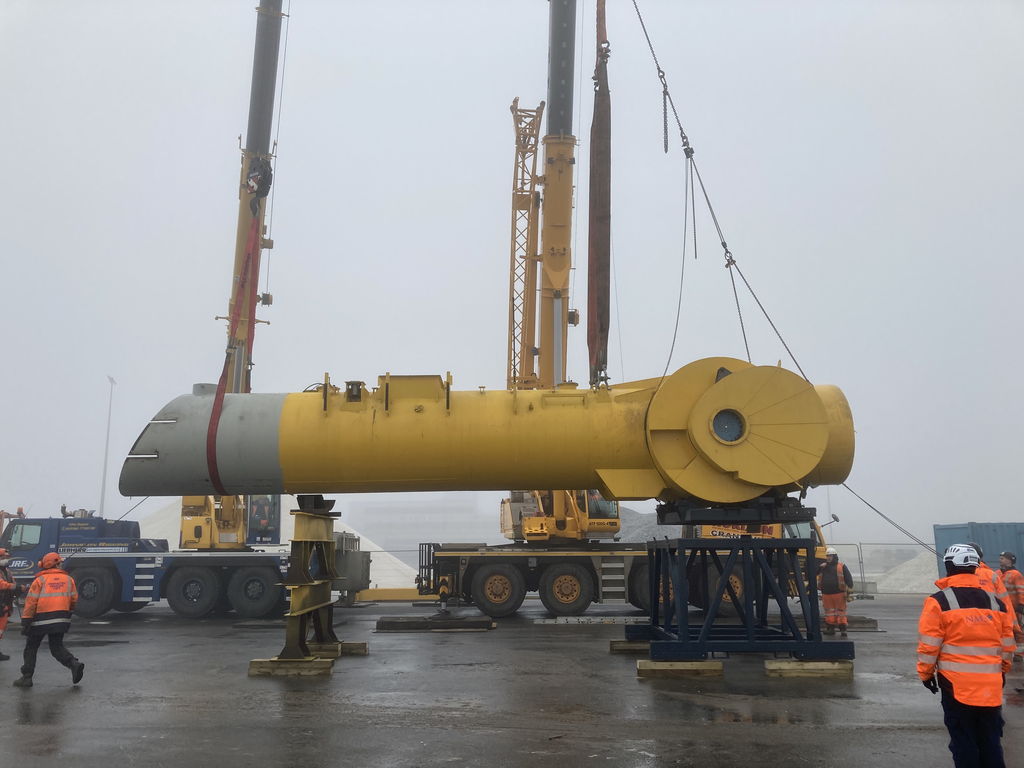 Moving a part of Blue X device (Courtesy of Mocean Energy)