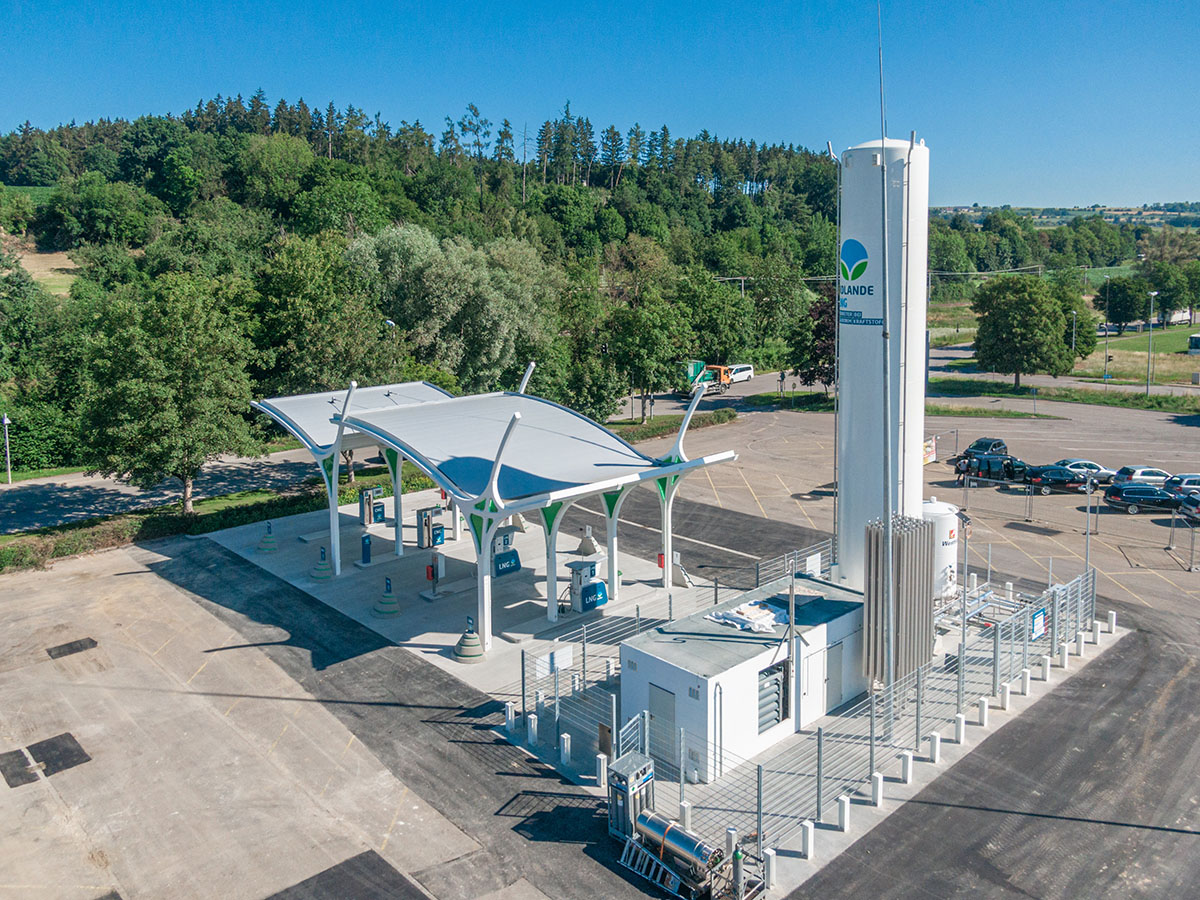 Rolande, Hoyer team up on boosting LNG fueling accessibility