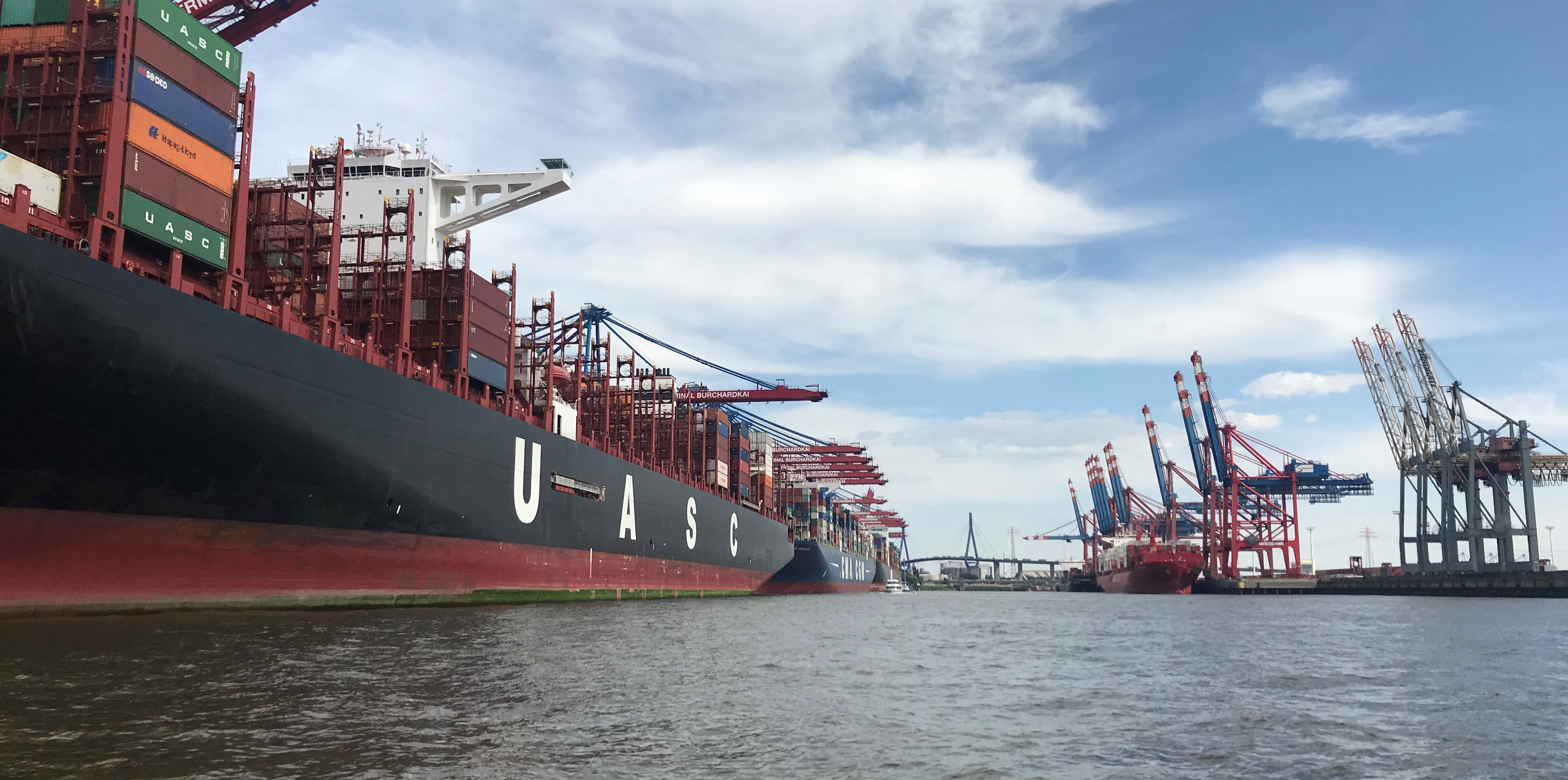 shipping in Hamburg port