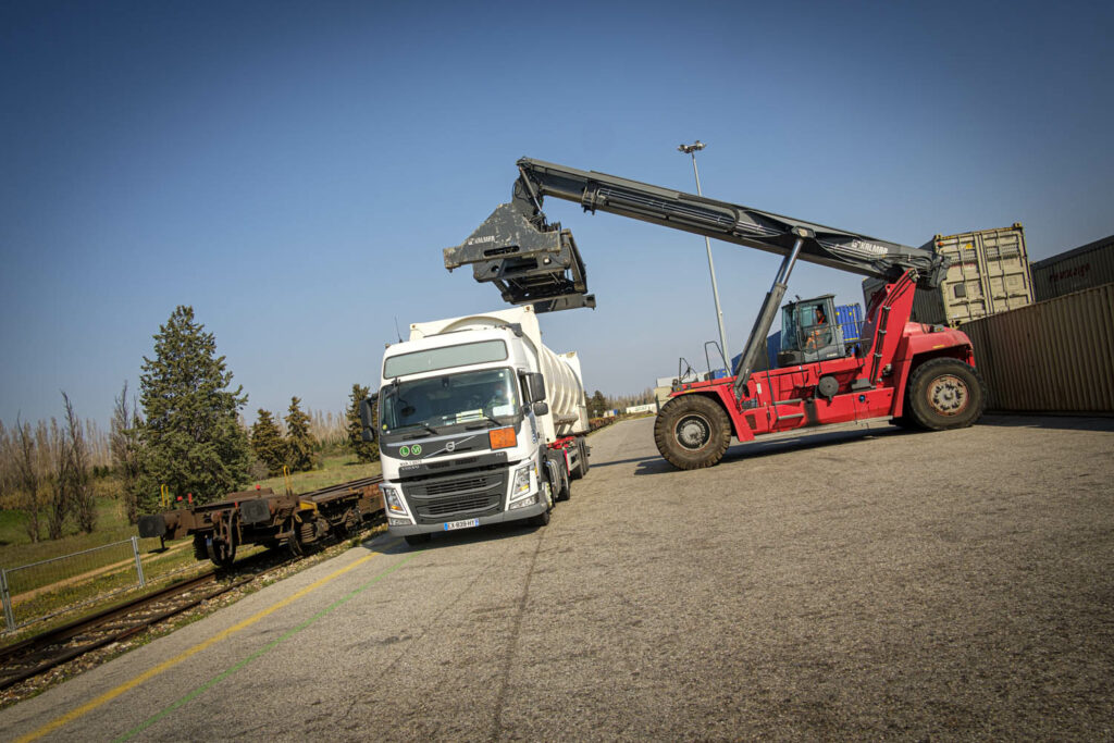 Elengy in France's first LNG delivery by rail