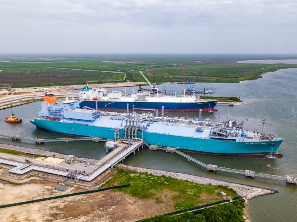 FSRU MOL Challenger loads at Cheniere's Sabine Pass LNG