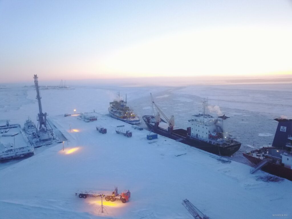 Novatek to offer 60% stake in Arctic LNG 2