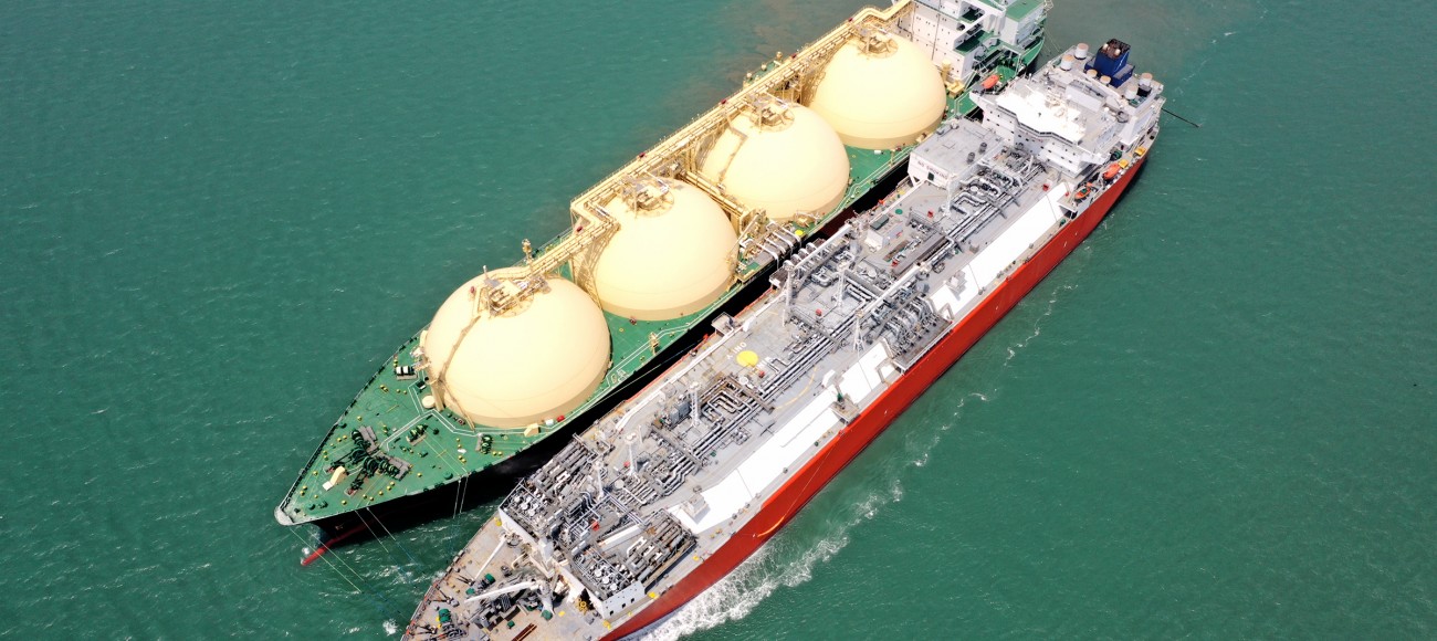 Excelerate Energy completes 2000th STS LNG operation