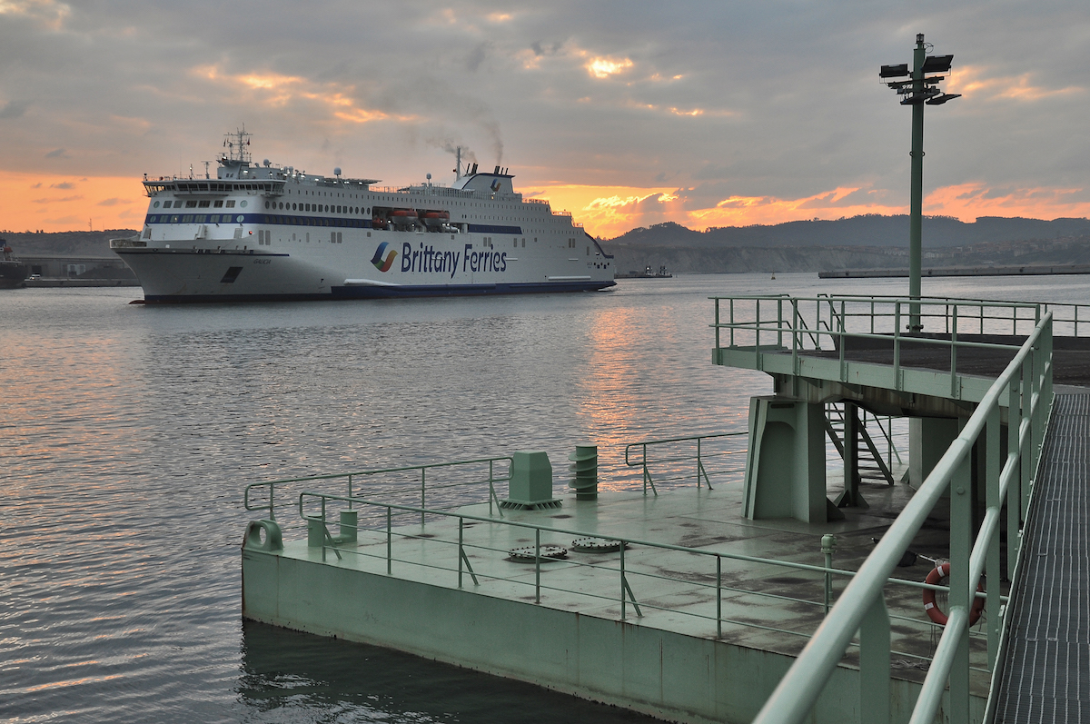 Britanny Ferries test for LNG docking at Port of Bilbao