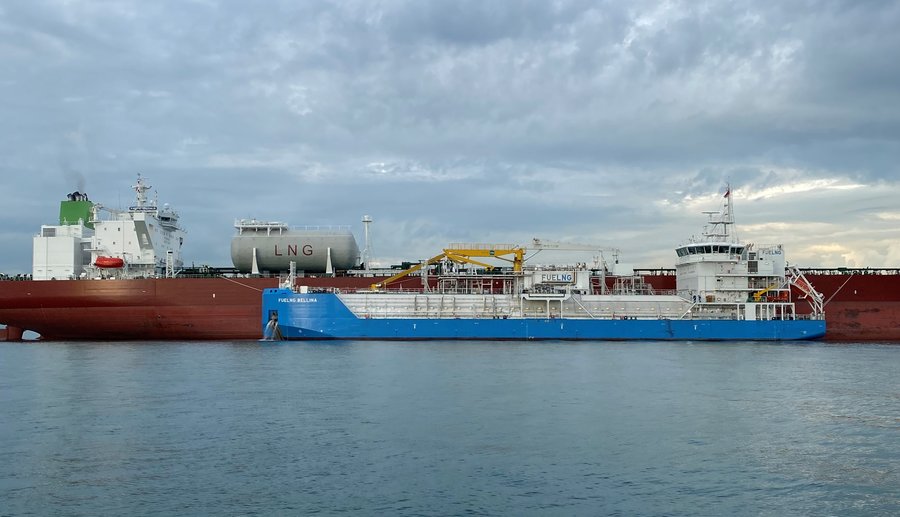 FueLNG wraps up Singapore's first oil tanker LNG bunkering