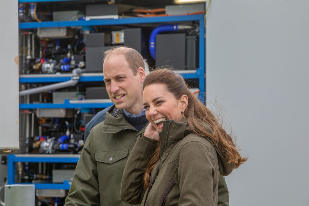 Photo showing the Duke and Duchess at EMEC hydrogen fuel cell (Courtesy of EMEC/Photo by Colin Keldie)