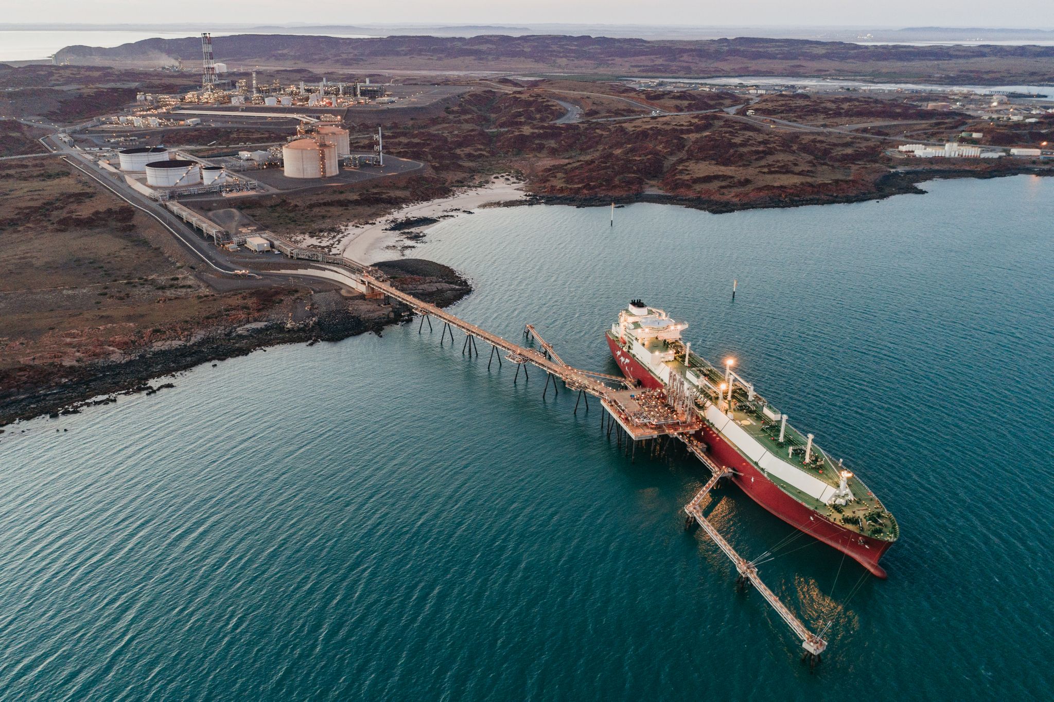 Woodside sets new climate targets at Pluto LNG