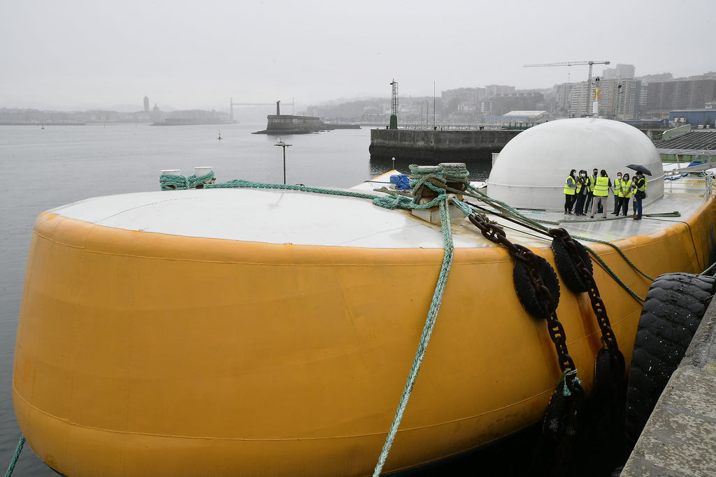 Photo showing Penguin device temporarily moored at the Bilbao Port (Courtesy of EVE)