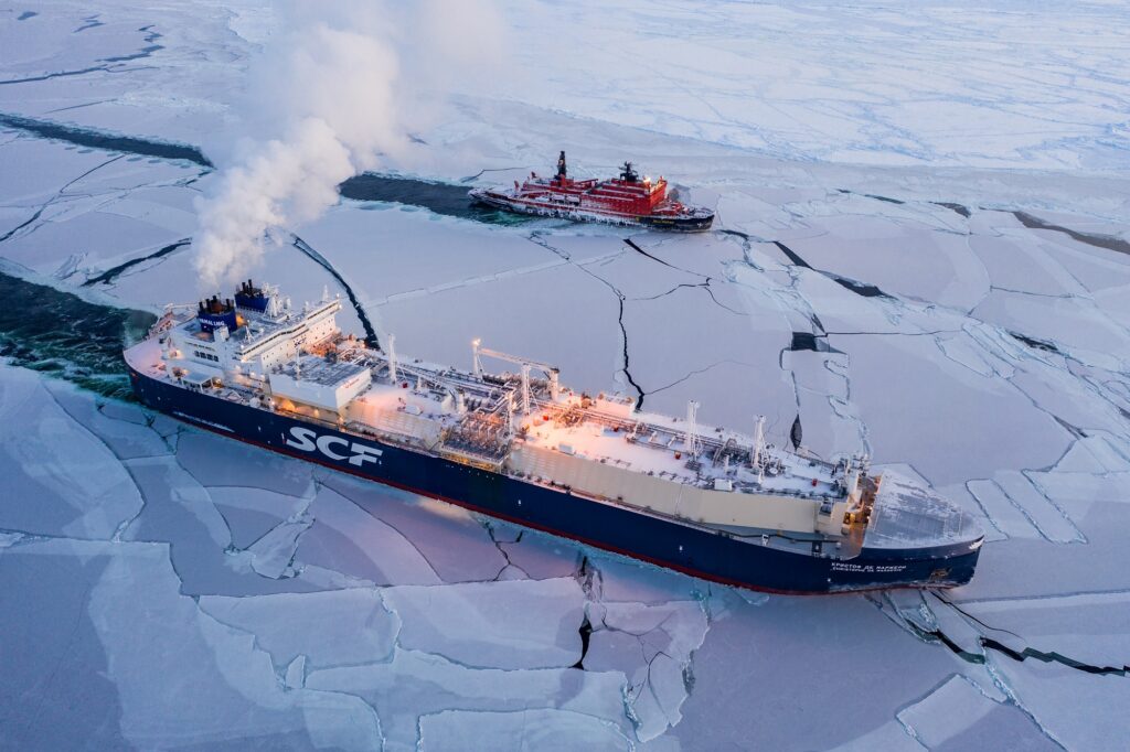 Russia to build its first batch of LNG-powered icebreakers