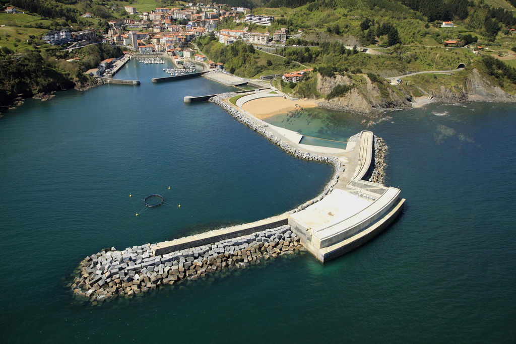 Photo showing the Mutriku wave power plant (Courtesy of Arantxa Tapia)