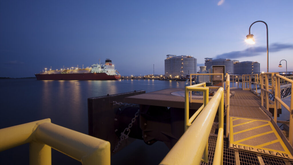 Sempra and PGNiG sign LNG deal