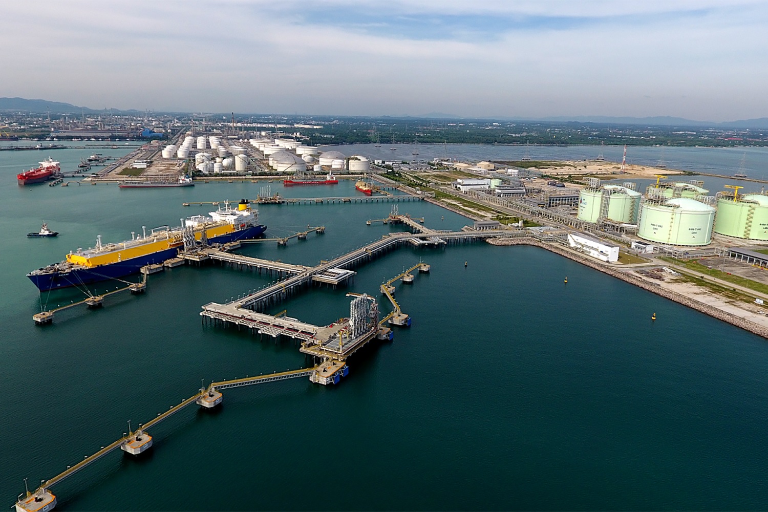 B.Grimm and PTT team up for Thailand LNG expansion