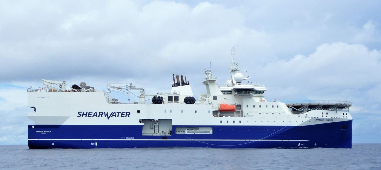 Shearwater scores offshore South Africa