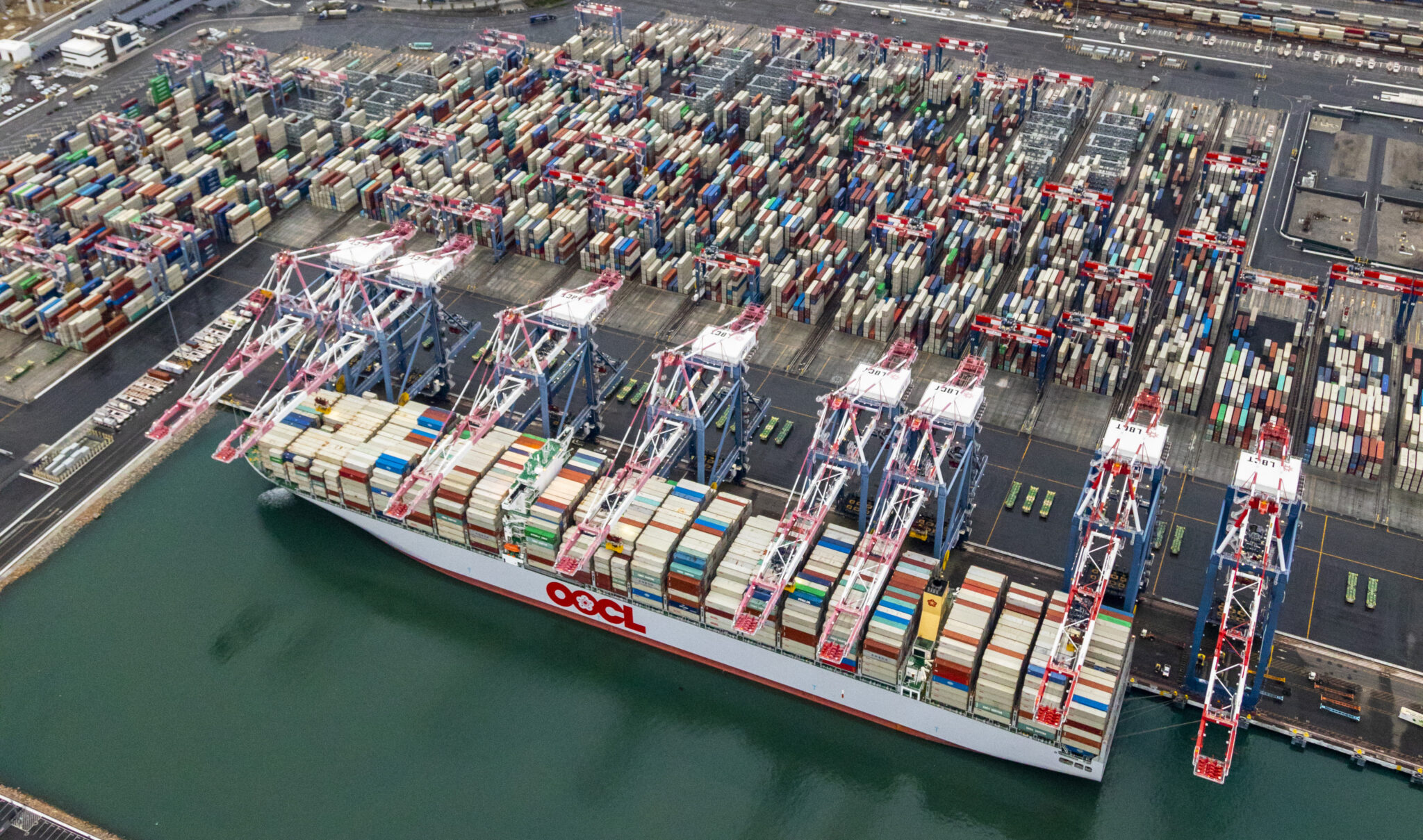 US ports New empty container dwell fees to improve supply chain