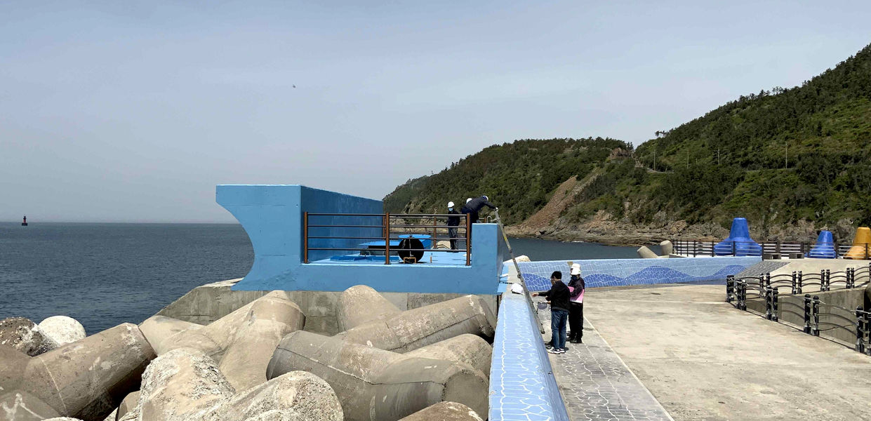 Photo showing the newly built wave energy plant in South Korea (Courtesy of The Ministry of Oceans and Fisheries of South Korea)