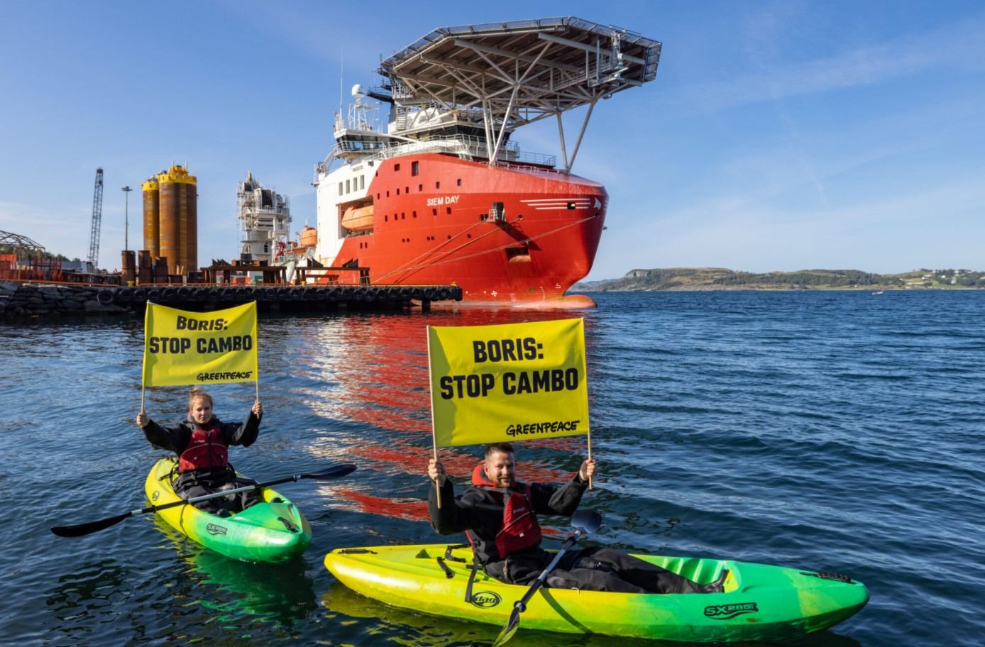 Greenpeace in Cambo protest