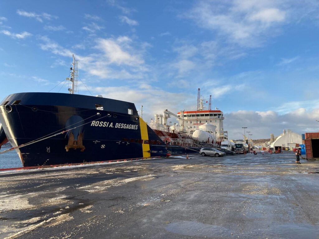 Énergir marks 100th LNG bunkering at the Port of Québec