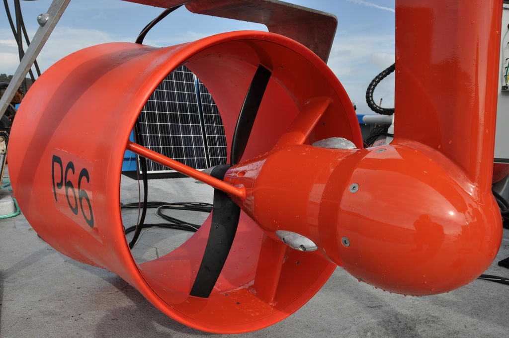 Photo of P66 hydrokinetic turbine (Courtesy of Guinard Energies)