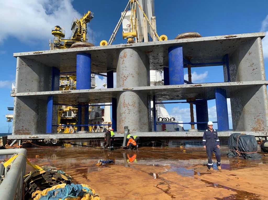 Photo showing HydroQuest's tidal turbine retrieved to shore (Courtesy of Leask Marine)