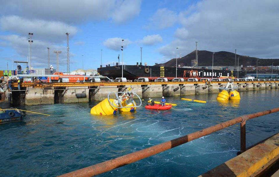 Wavepiston test string being deployed at PLOCAN (Courtesy of Wavepiston)