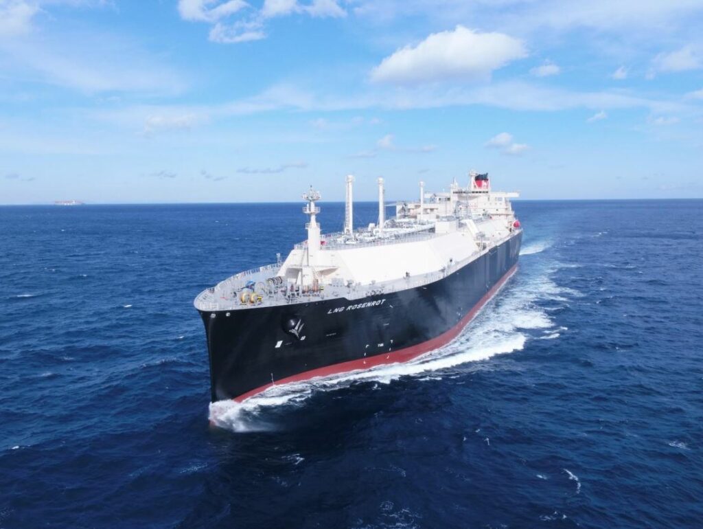 MOL and Mitsui ink LNG carrier time charter deal