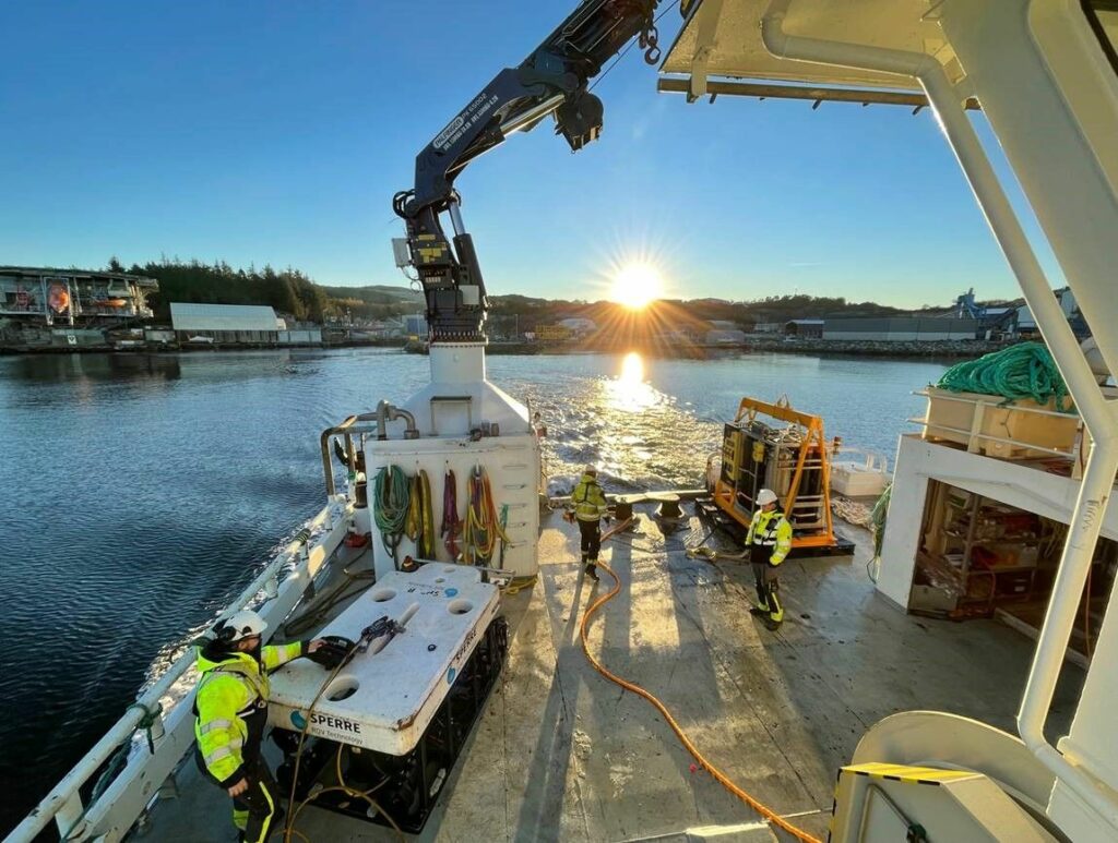 hydrogen-powered subsea control system