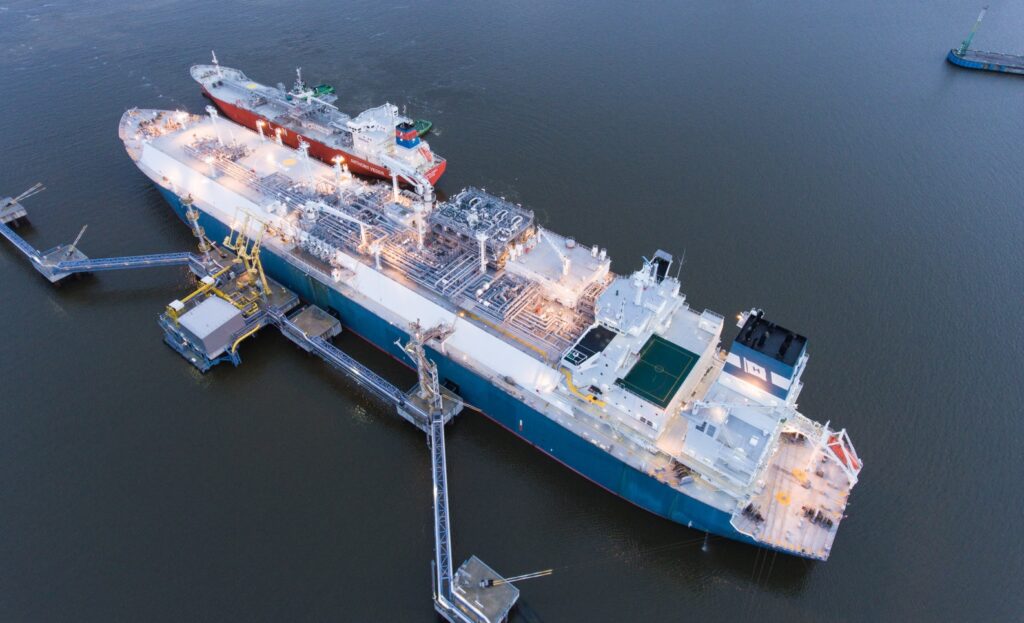 Klaipedos Nafta to acquire FSRU Independence from Hoegh LNG