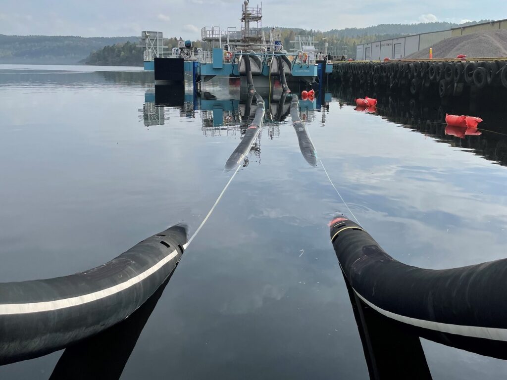 SINTEF and ECONNECT develop new modeling for floating pipe tech