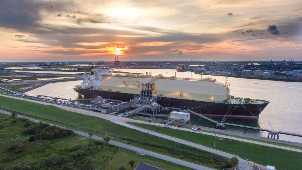 Freeport LNG to expend with marine barge terminal