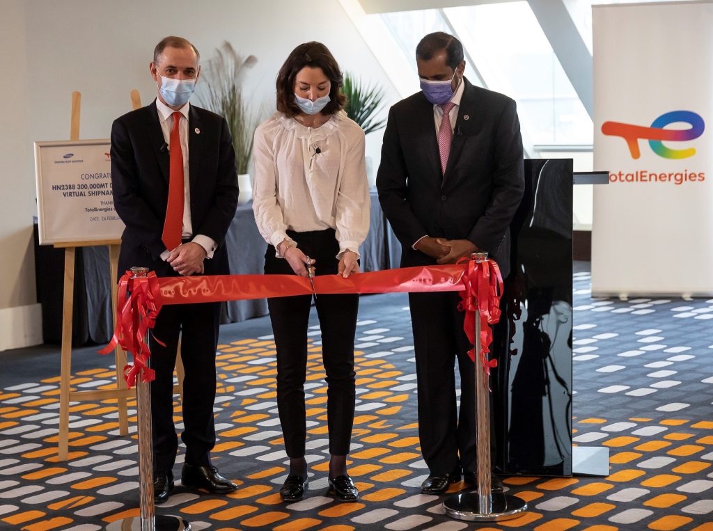 The Godmother cutting the ribbon at the naming ceremony of HN2388.
Left to right: Mr Luc Gillet, Godmother Adeline de Galzain and Capt. Rajalingam Subramaniam.
