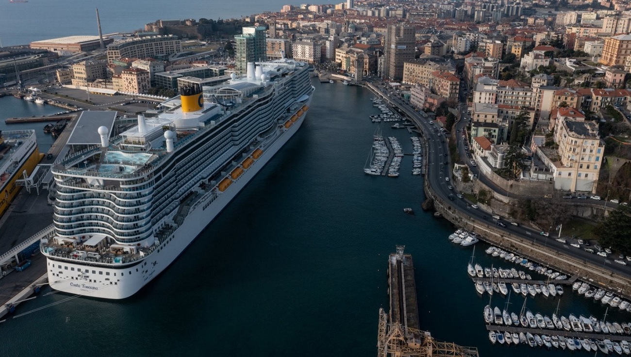 LNG-fueled cruise ship Costa Toscana starts mayden voyage