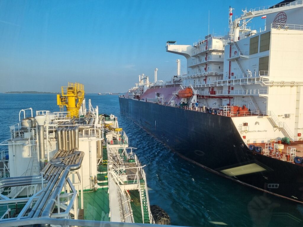 ship-to-ship LNG ; FueLNG Bellina in Singapore's ship-to-ship LNG operation