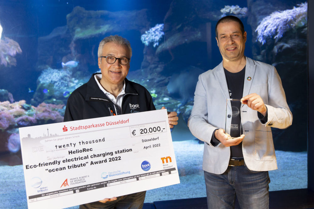 The 'ocean tribute' award for HelioRec (Courtesy of Messe Düsseldorf)