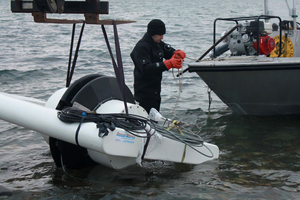 Resen Waves Power Buoy (Courtesy of Resen Waves)